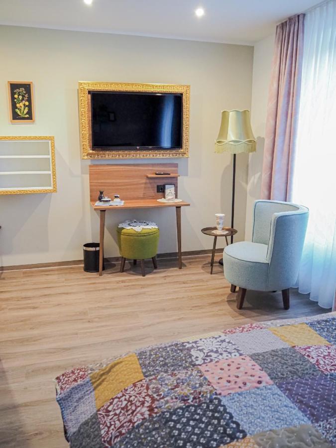 Tante Alma'S Muelheimer Hotel Mülheim an der Ruhr Екстериор снимка