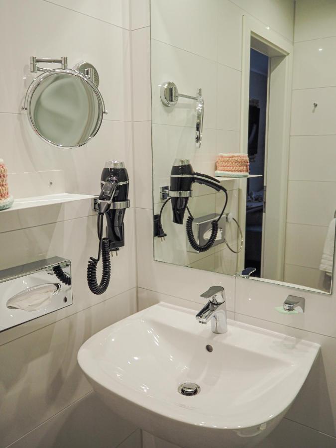 Tante Alma'S Muelheimer Hotel Mülheim an der Ruhr Екстериор снимка
