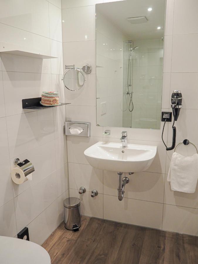 Tante Alma'S Muelheimer Hotel Mülheim an der Ruhr Екстериор снимка
